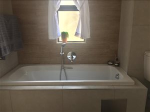 2 Bed Apartment in Louwlardia