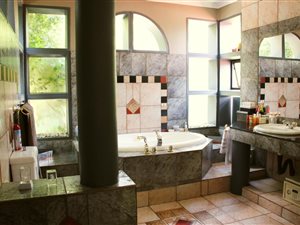 3 Bed Penthouse in Weltevreden Park