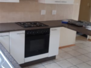 2 Bed Apartment in Weltevreden Park