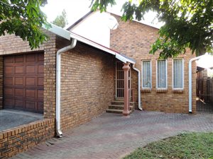 3 Bed Duet in Geelhoutpark