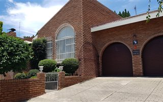3 Bedroom Townhouse in Eureka