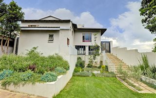 4 Bedroom House in Floracliffe