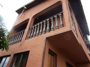 5 Bed House in Arena Park