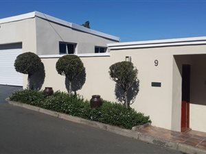4 Bed House in Bonza Bay