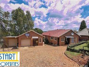 4 Bed House in Roodekrans