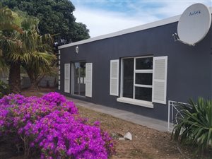 4 Bed House in Pearly Beach