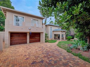 6 Bed House in Quellerina
