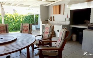 4 Bedroom House in Hartenbos