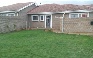 3 Bedroom Duet in Hartenbos Heuwels