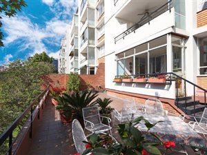 2 Bed Apartment in Benmore Gardens