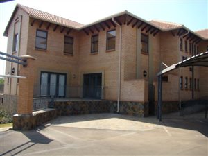 Office space in Lynnwood Manor
