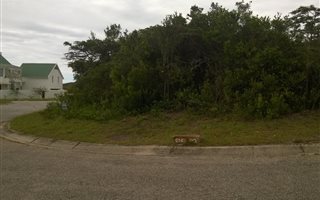 713 m² Land available in Kleinemonde