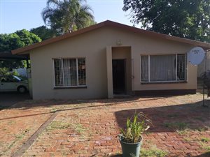 3 Bed House in Tileba