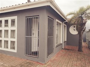 5 Bed House in Gustrouw