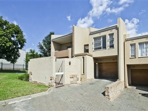 3 Bed Duplex in Sunninghill