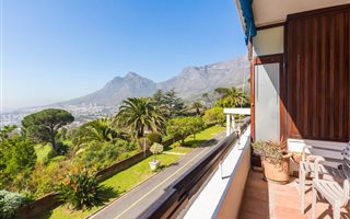 3 Bedroom Apartment in Tamboerskloof