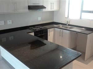 2 Bed Apartment in Bloubergstrand