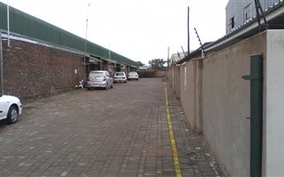 2100 m² Commercial space in Onverwacht