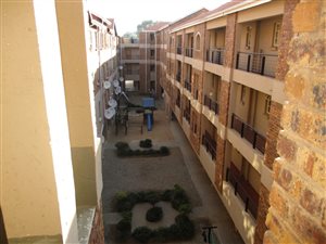 1 Bedroom Townhouse in Ravenswood