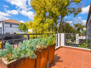 2 Bed Apartment in Bryanston West