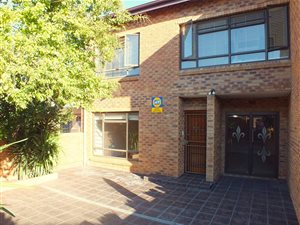 3 Bed Townhouse in Die Wingerd
