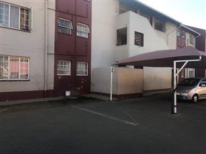 2 Bed Flat in Kempton Park Central