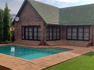 1 Bed Apartment in Bronkhorstbaai