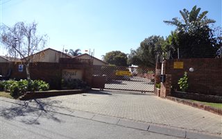 2 Bedroom Townhouse in Radiokop