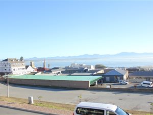 3 Bed House in Mossel Bay Central