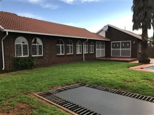 3 Bed House in Klippoortje