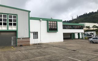 1735 m² Industrial space in Maxmead