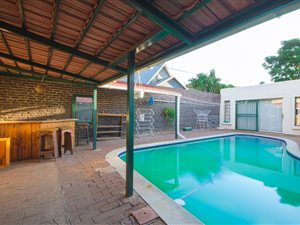 4 Bed House in Fishers Hill