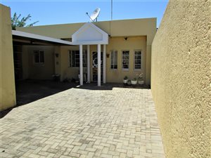 1 Bedroom Townhouse in Randfontein Central