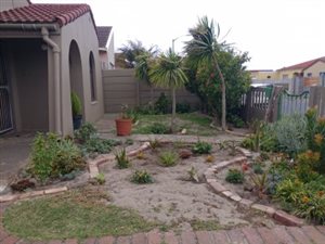 3 Bed House in Grassy Park