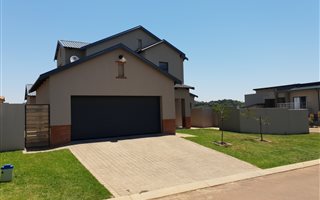 4 Bedroom House in Boardwalk