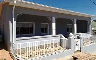2 Bedroom House in De Rust