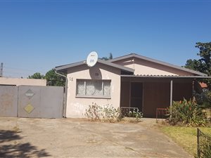 4 Bed House in Van Dyk Park