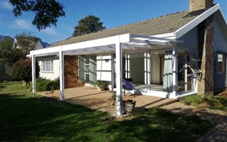 3 Bedroom House in Somerset West Central