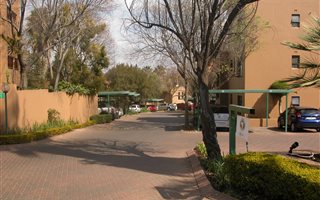 2 Bedroom Apartment in Douglasdale