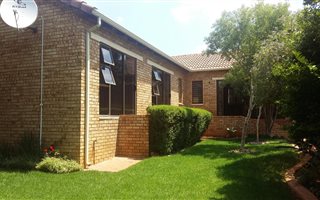 3 Bedroom Cluster in Ruimsig