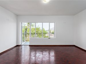 2 Bed Apartment in Wynberg Upper