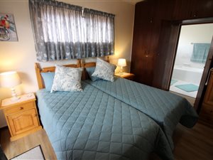 1 Bedroom Garden Cottage in George South