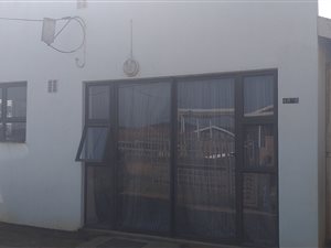 4 Bed House in Orient Hills