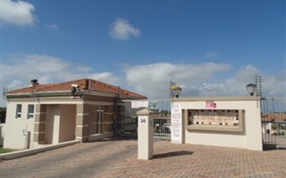 3 Bedroom House in Lovemore Heights
