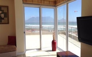 2 Bedroom Apartment in Bloubergstrand