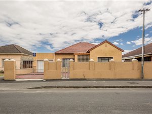 5 Bed House in Parow Valley