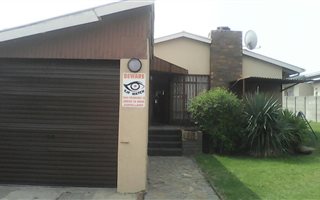 3 Bedroom House in Crown Gardens