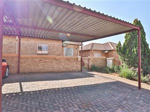 2 Bed Townhouse in Heuwelsig Estate