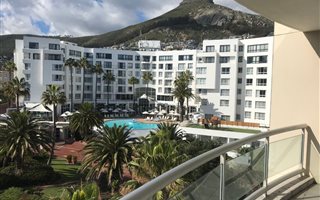 2 Bedroom Apartment in Bantry Bay