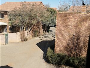 2 Bed Apartment in Willow Park Manor